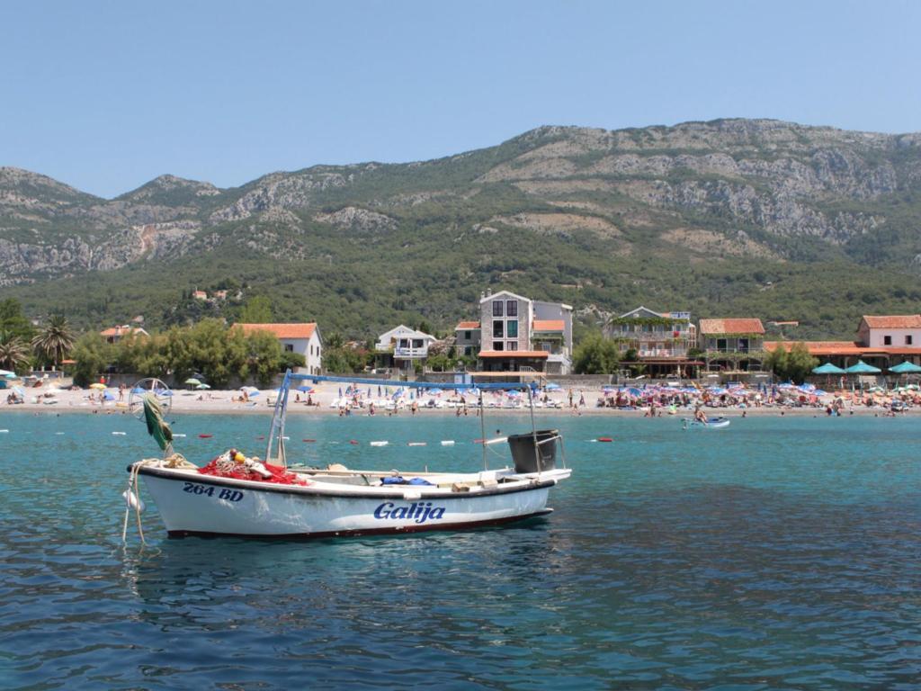 Apartments Galija Petrovac Extérieur photo